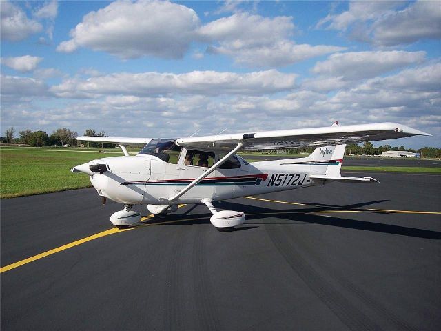 Cessna Skyhawk (N5172J) - Cessna 172