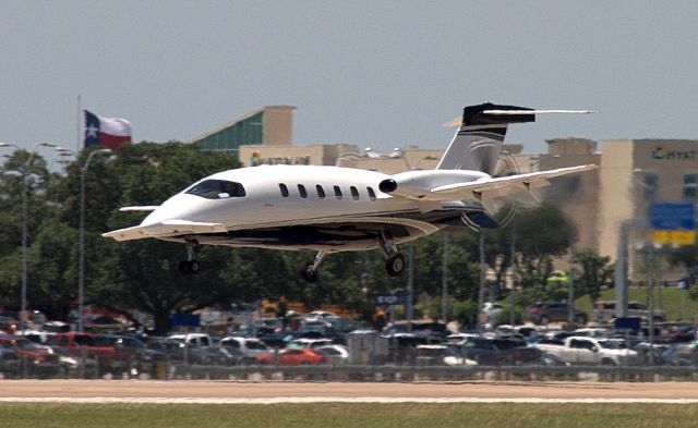 Piaggio P.180 Avanti (N141JT)