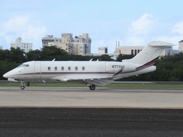 Canadair Challenger 350 (N773QS)