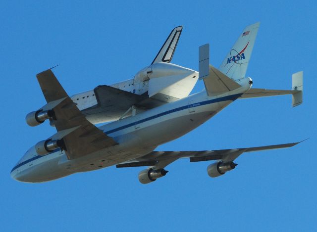 Boeing 747-200 (N905NA) - NAsa Shuttle Endeavour on its way to San Francisco from Sacramento, Ca.