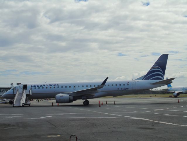 Embraer ERJ-190 (HP-1565CMP)