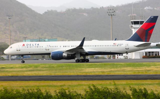 Boeing 757-200 (N548US)