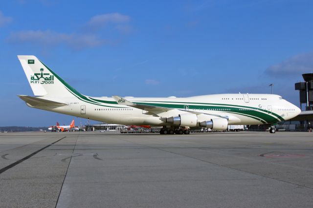 Boeing 747-400 (HZ-WBT7)