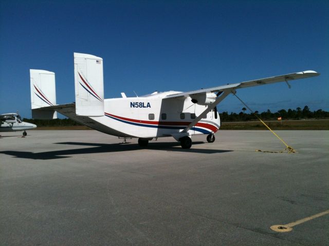 Short 330 (N58LA) - Parachute club workhorse bakes in early afternoon sun.