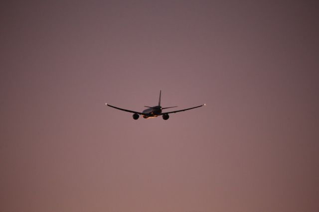 BOEING 777-300ER (F-GSQA)