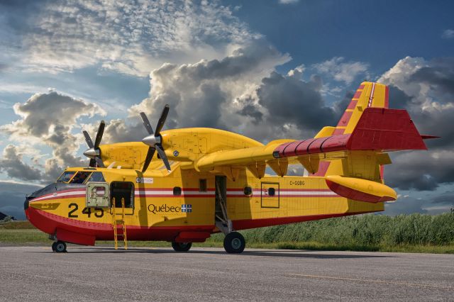 Canadair CL-415 SuperScooper (QUE245)