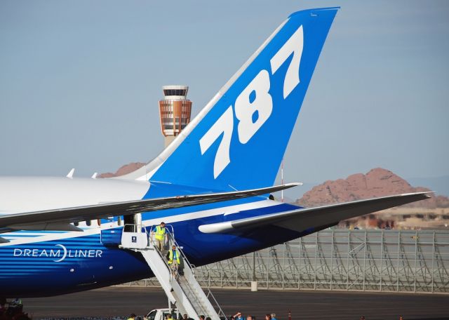 Boeing 787-8 (N787BX)
