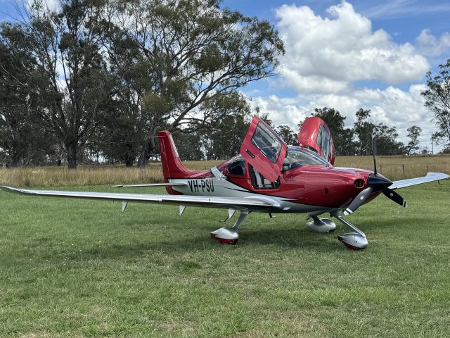 Cirrus SR-22 (VH-PSU)