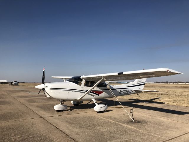 Cessna Skylane (N98WH)