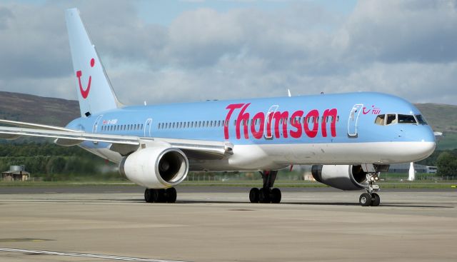 Boeing 757-200 (G-OOBI) - Thomson