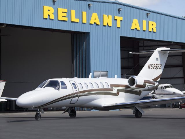 Cessna Citation CJ3 (N525EZ)