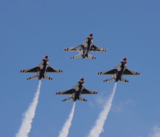 Lockheed F-16 Fighting Falcon (92-3880)