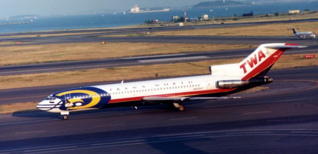 BOEING 727-200 (N64347) - St. Louis Rams Helmet on nose