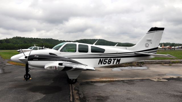 Beechcraft 55 Baron (N58TM)
