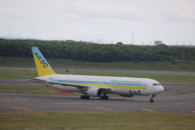 BOEING 767-300 (JA98AD)