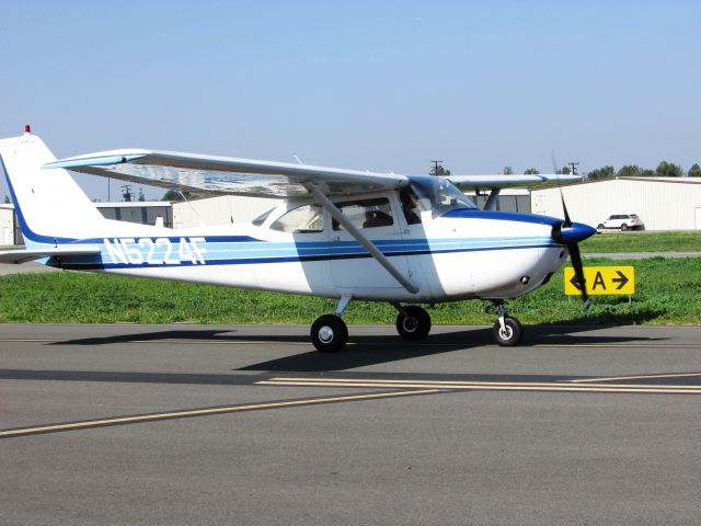 Cessna Skyhawk (N5224F) - Taxiing to RWY 24