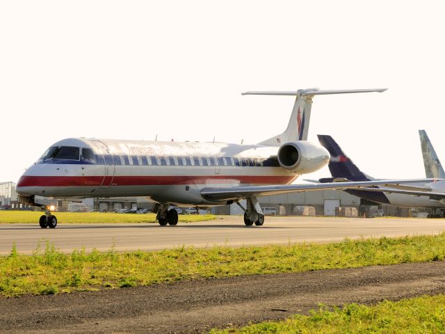 Embraer ERJ-145 (N623AE)