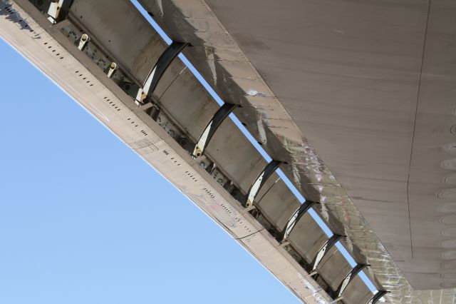 Boeing 777-200 —