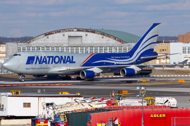 Boeing 747-400 (N952CA)