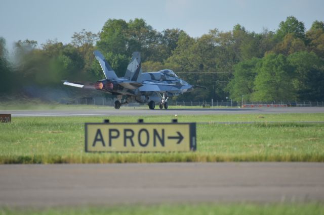 — — - F/A-18 Aggressor departing from MWA with Afterburners