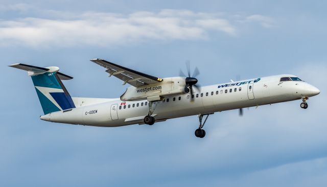 de Havilland Dash 8-400 (C-GDEW)