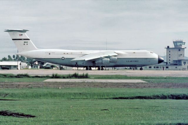 Lockheed C-5 Galaxy (69-0022) - Lockheed C-5A Galaxy 69-0022 Butterworth (WMKB)August 1975.