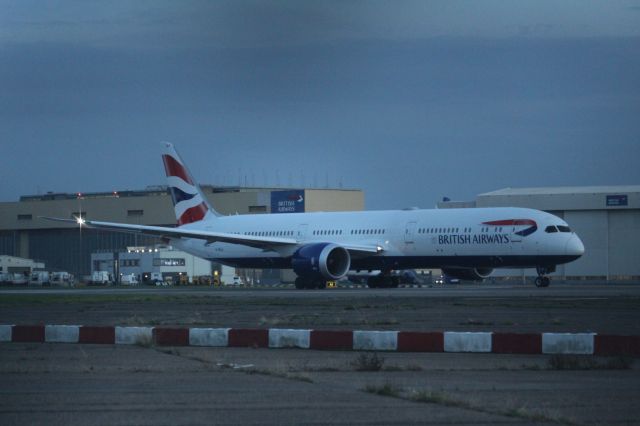 BOEING 787-10 Dreamliner (G-ZBLA) - A British Airways B787-10 lining up on  runway 27R. br /br /Location: Northern Perimiter Road, beside runway 27R.br /Date: 27.10.22 (dd/mm/yy).