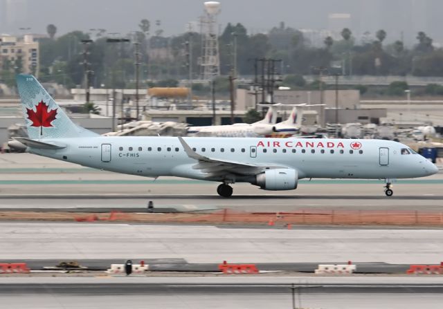 Embraer ERJ-190 (C-FHIS)