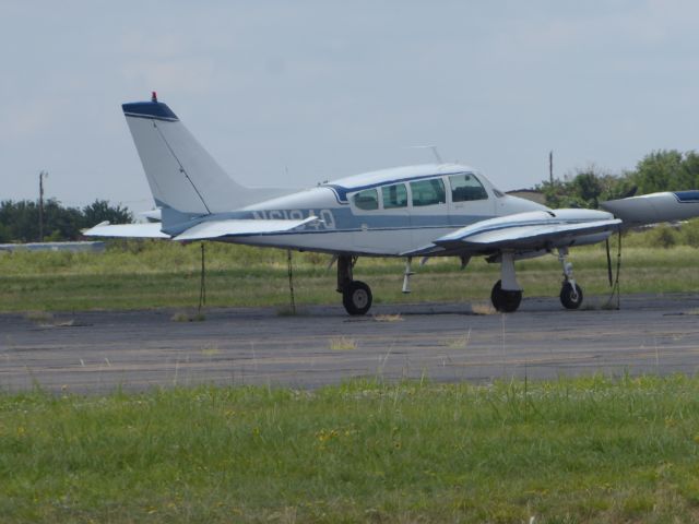 Cessna 310 (N6184Q)