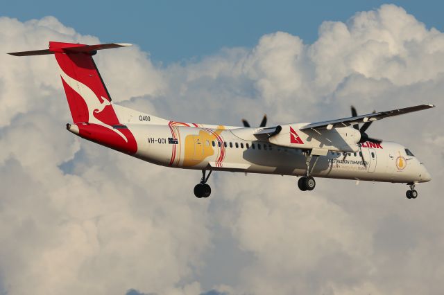 de Havilland Dash 8-400 (VH-QOI)