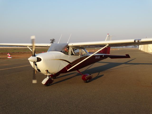 Cessna Skyhawk (VH-DJB) - Russell's aircraft has a new paint job.