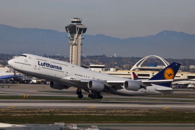 Boeing 747-200 (D-ABYC) - LAX