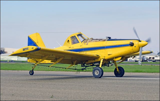 N31626 — - Air Tractor departing runway three-zero