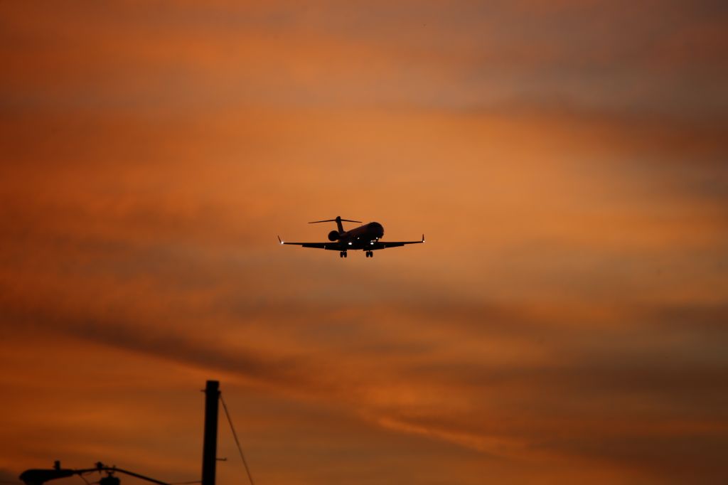 Canadair Regional Jet CRJ-700 (N793SK)