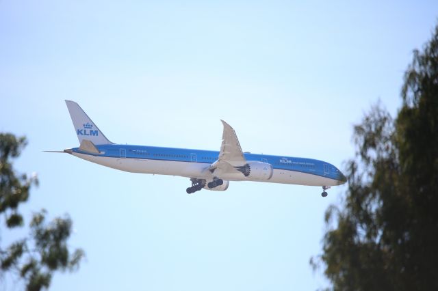 BOEING 787-10 Dreamliner (PH-BKC)