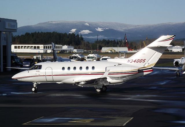 Hawker 800 (N4300S)