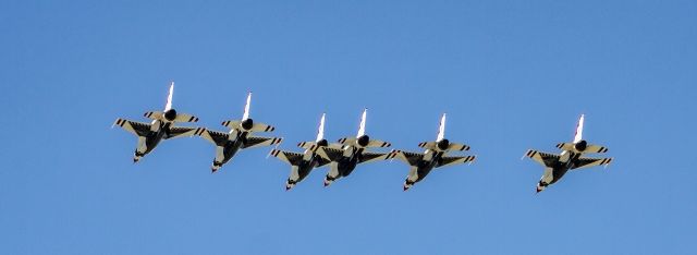 Lockheed F-16 Fighting Falcon —