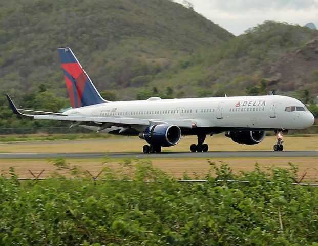 Boeing 757-200 (N553NW)