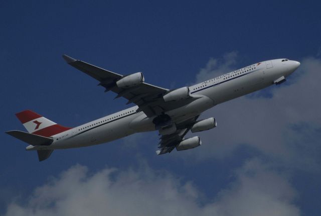 Airbus A340-300 (OE-LAK) - Departure at Narita Intl Airport Rwy16R on 1999/02/20
