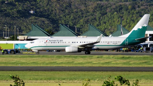 Boeing 737-800 (N916NN)