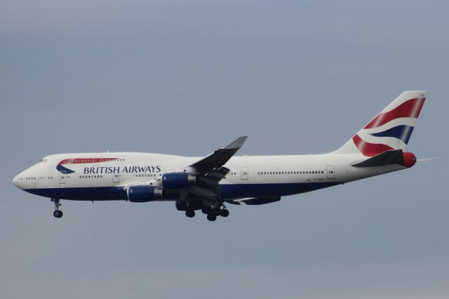 Boeing 747-400 (G-BYGF) - British Airways 67 landing at Philadelphia International Airport from London Heathrow Airport in London England. Best viewed in full screen.