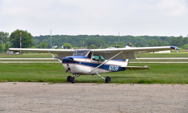 Cessna Skyhawk (N20381) - Cessna 172M Skyhawk N20381 in Ann Arbor 