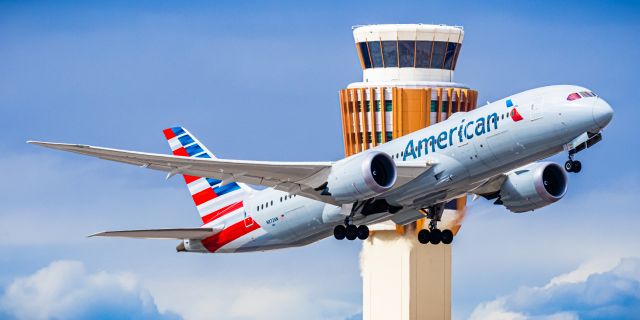 Boeing 787-8 (N842AN) - An American Airlines 787-8 taking off from PHX on 4/10/23. Taken with a Canon R7 and Tamron 70-200 G2 lens.