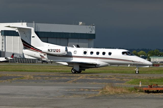 Embraer Phenom 300 (N312QS)