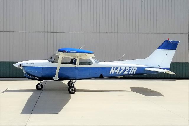 Cessna Cutlass RG (N1335V) - On the ramp at Cloud 9 Flight Trainings hangar, Mason-Jewett (KTEW) airport, Mason, Michigan.