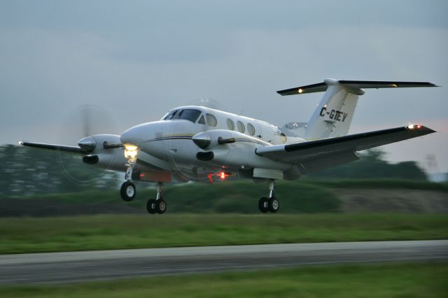 Beechcraft King Air F90 (C-GTEV)