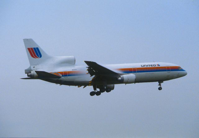 Lockheed L-1011 TriStar (N510PA) - Final Approach to Narita Intl Airport Rwy16 on 1986/09/15