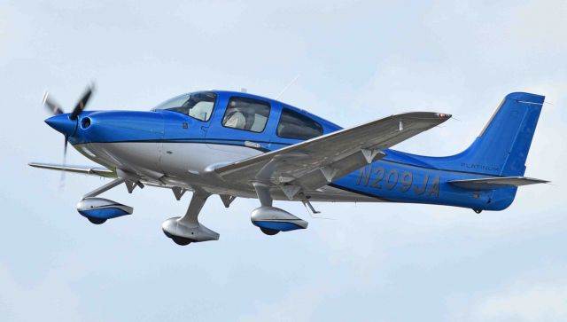 Cirrus SR-22 (N209JA)