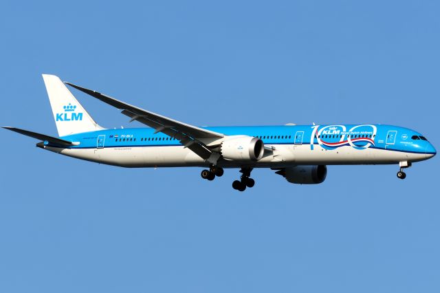 BOEING 787-10 Dreamliner (PH-BKA)