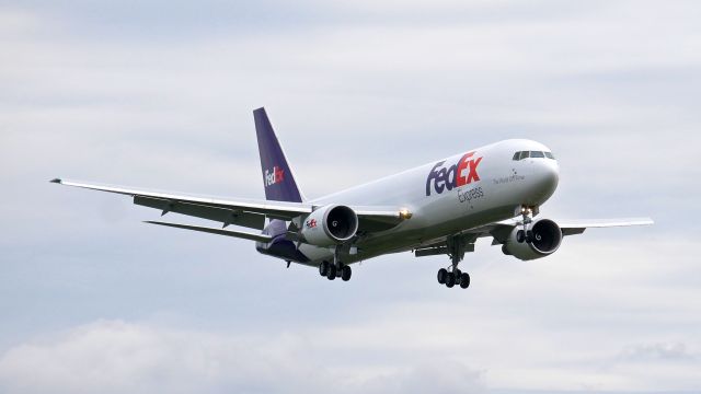 BOEING 767-300 (N161FE) - BOE611 on final to Rwy 16R to complete a C1 flight on 6.5.18. (B767-3S2F(ER) / ln 1152 / cn 43553).